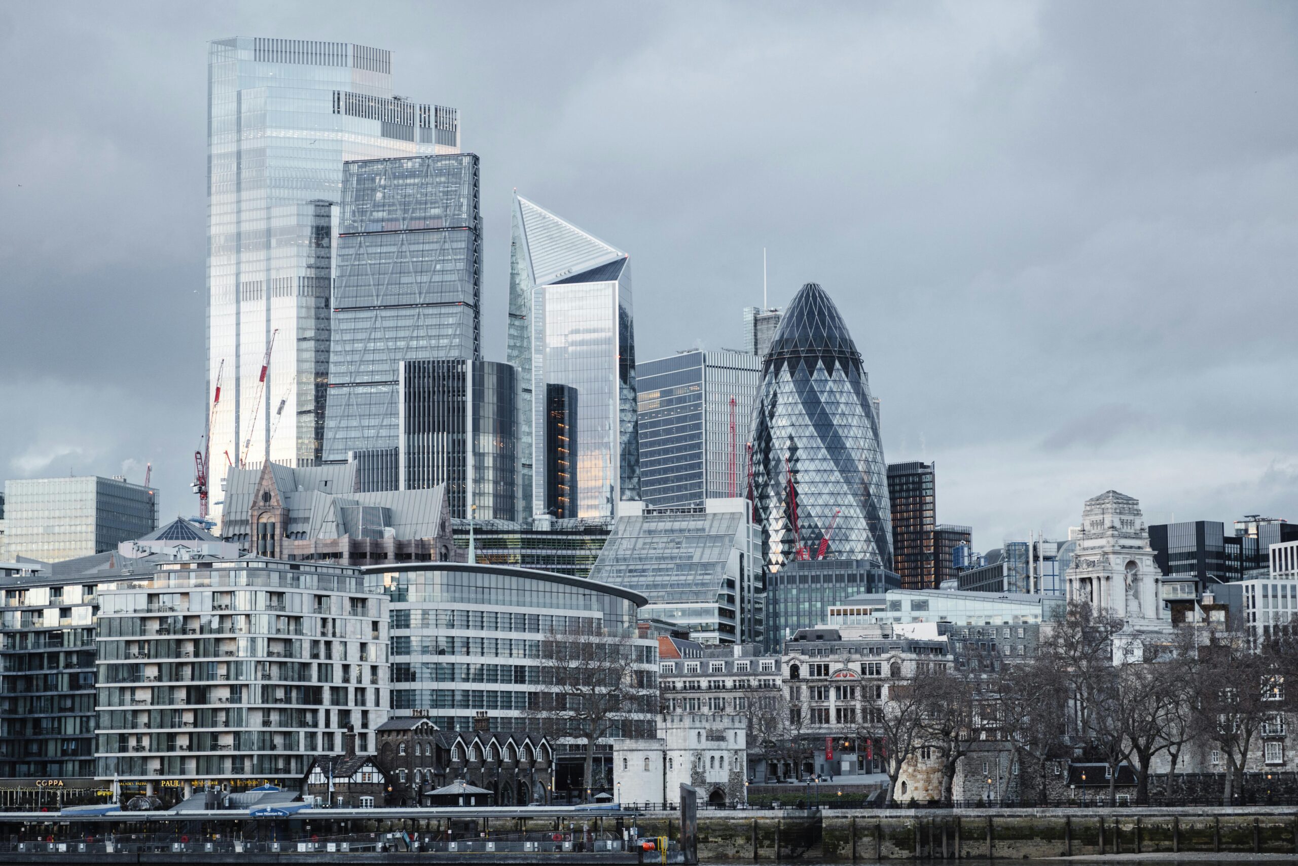 The City of London skyline featuring modern skyscrapers, representing the metropolitan location for cardiology treatments and procedures at LSDC Healthcare London.